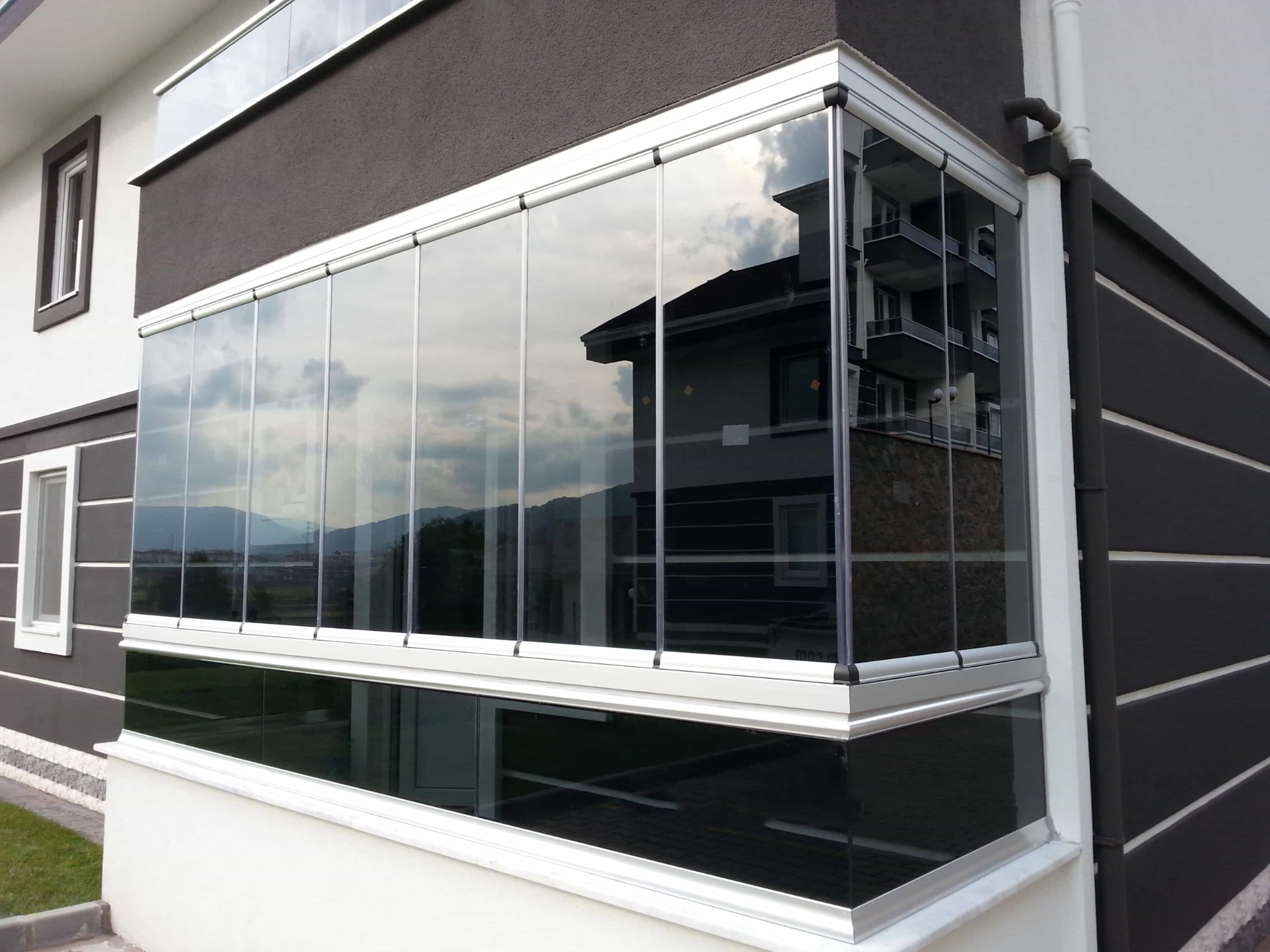 Cam Balkon